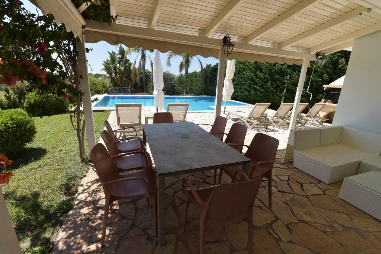 Iridia Resort Villas Foiníki Esterno foto