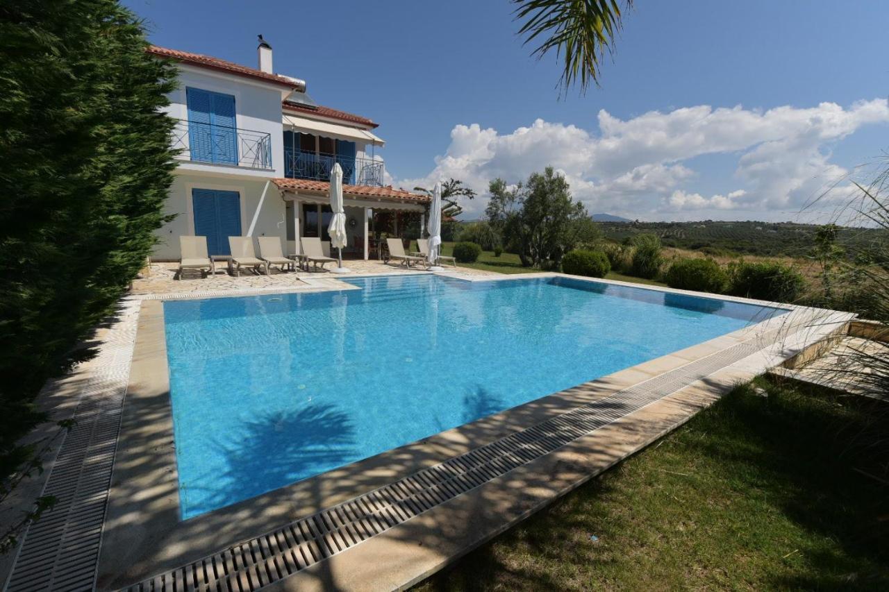Iridia Resort Villas Foiníki Esterno foto