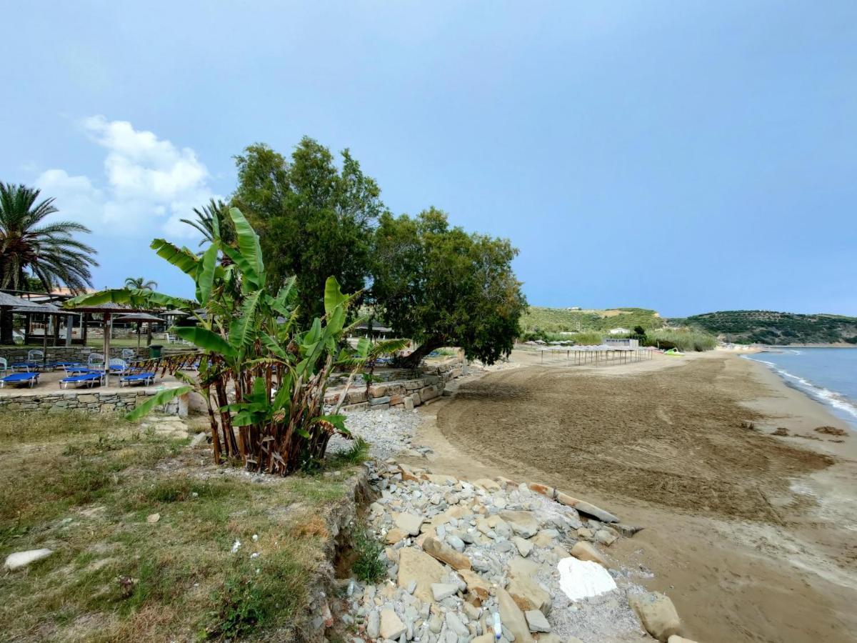 Iridia Resort Villas Foiníki Esterno foto